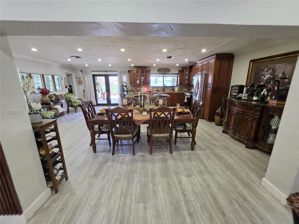 8450 NW 178th St Hialeah, FL 33015