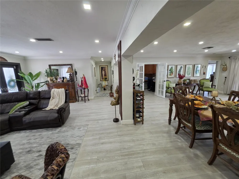8450 NW 178th St Hialeah, FL 33015