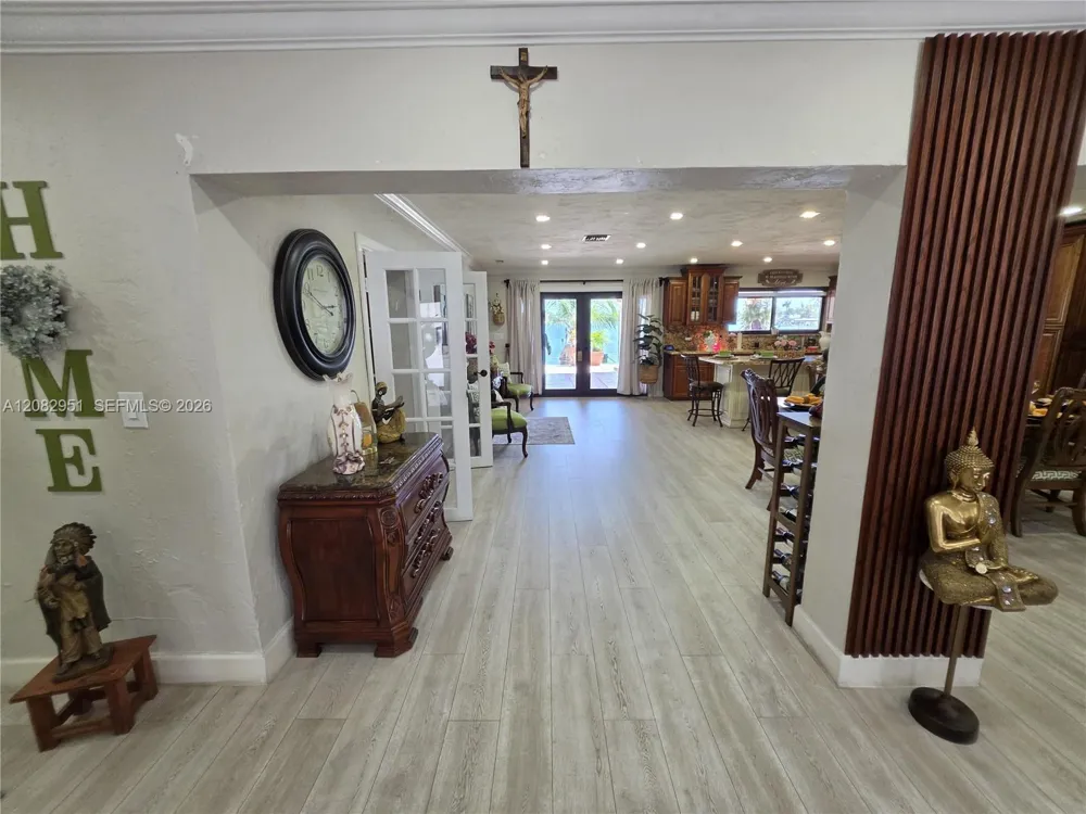 8450 NW 178th St Hialeah, FL 33015