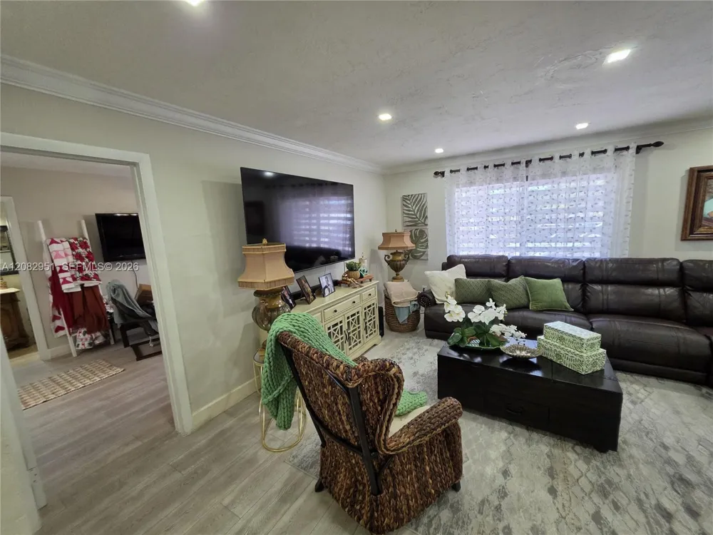8450 NW 178th St Hialeah, FL 33015
