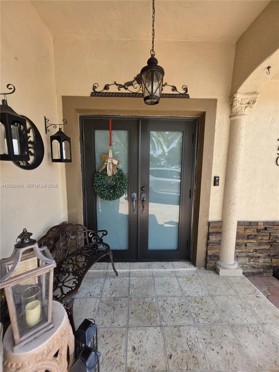 8450 NW 178th St Hialeah, FL 33015