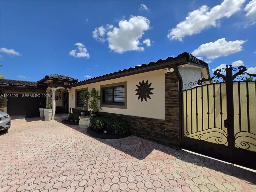 8450 NW 178th St Hialeah, FL 33015