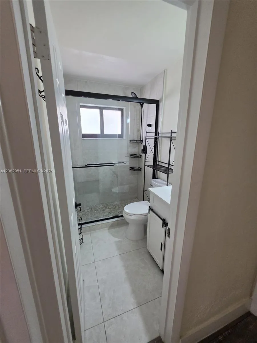 8450 NW 178th St Hialeah, FL 33015