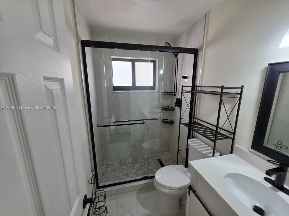 8450 NW 178th St Hialeah, FL 33015