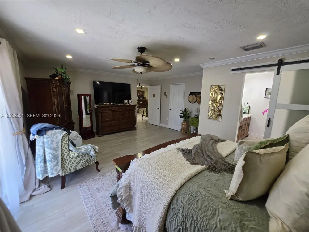 8450 NW 178th St Hialeah, FL 33015