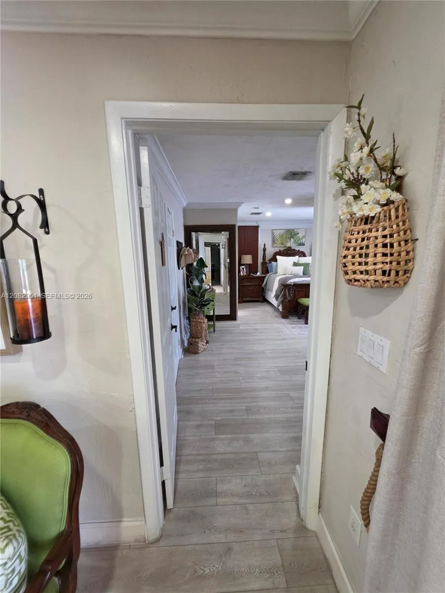 8450 NW 178th St Hialeah, FL 33015
