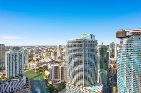 475 Brickell Ave #5010