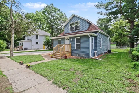 203 Roseneath Avenue