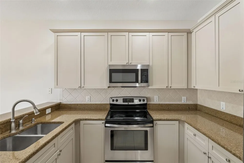 6067 STRADA ISLE WAY Orlando, FL 32835