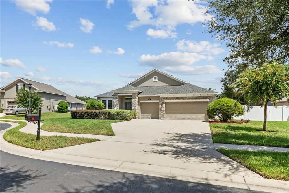 115 SAPPHIRE COURT Auburndale, FL 33823