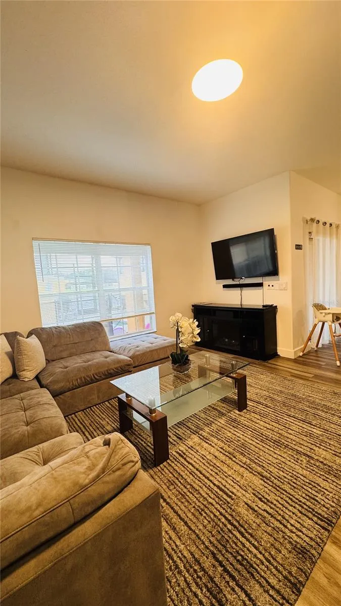 3037 BEACH PALM AVENUE Kissimmee, FL 34747