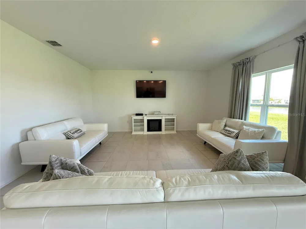 355 ASHLAR CT Kissimmee, FL 34758