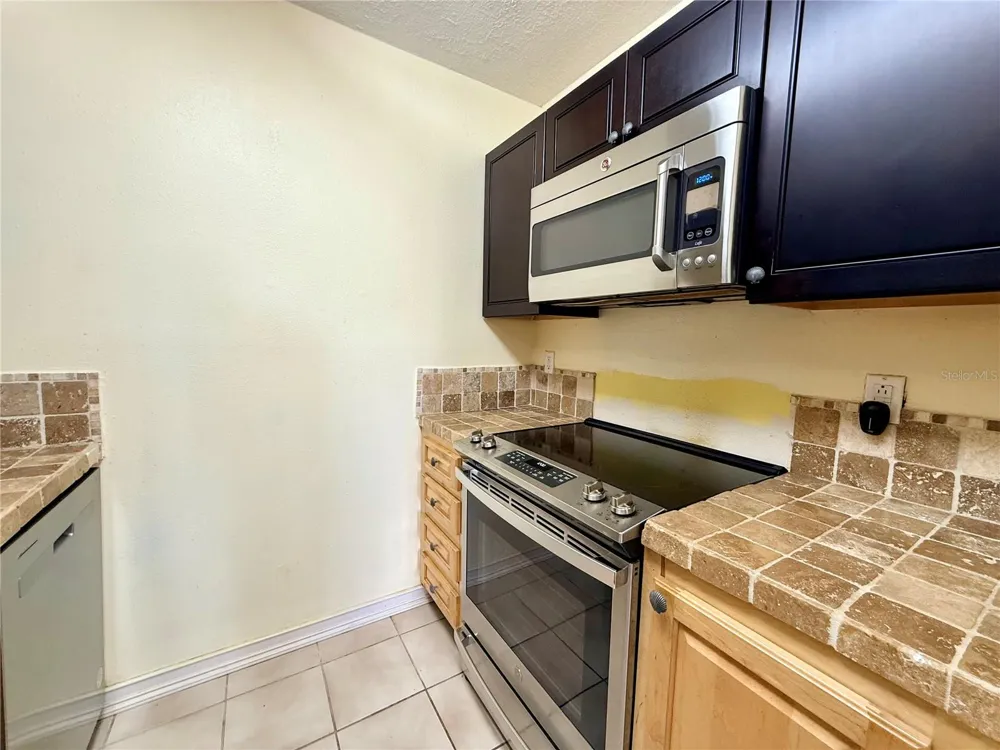 4784 BEACH DRIVE SE #B St Petersburg, FL 33705