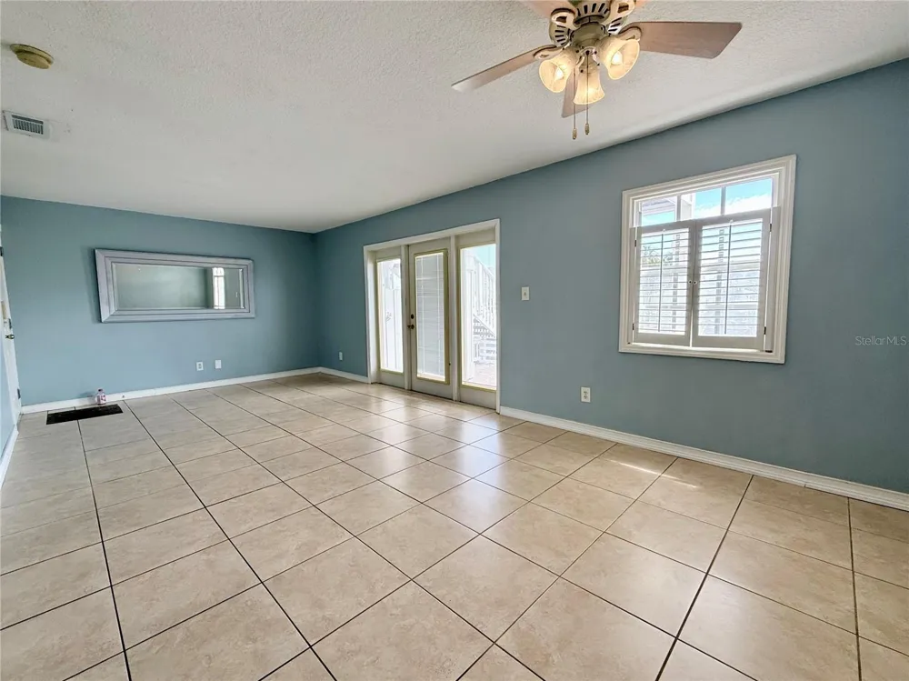 4784 BEACH DRIVE SE #B St Petersburg, FL 33705
