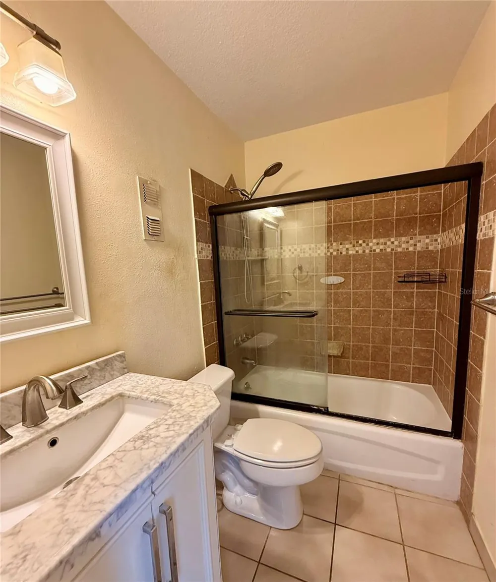 4784 BEACH DRIVE SE #B St Petersburg, FL 33705
