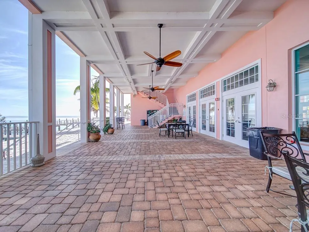 4784 BEACH DRIVE SE #B St Petersburg, FL 33705
