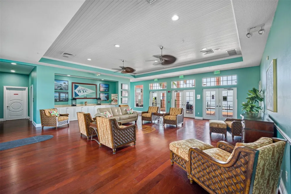 4784 BEACH DRIVE SE #B St Petersburg, FL 33705