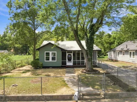 206 S Elm Street SW