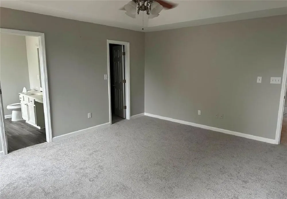 1133 Hawthorn Lane Grayson, GA 30017