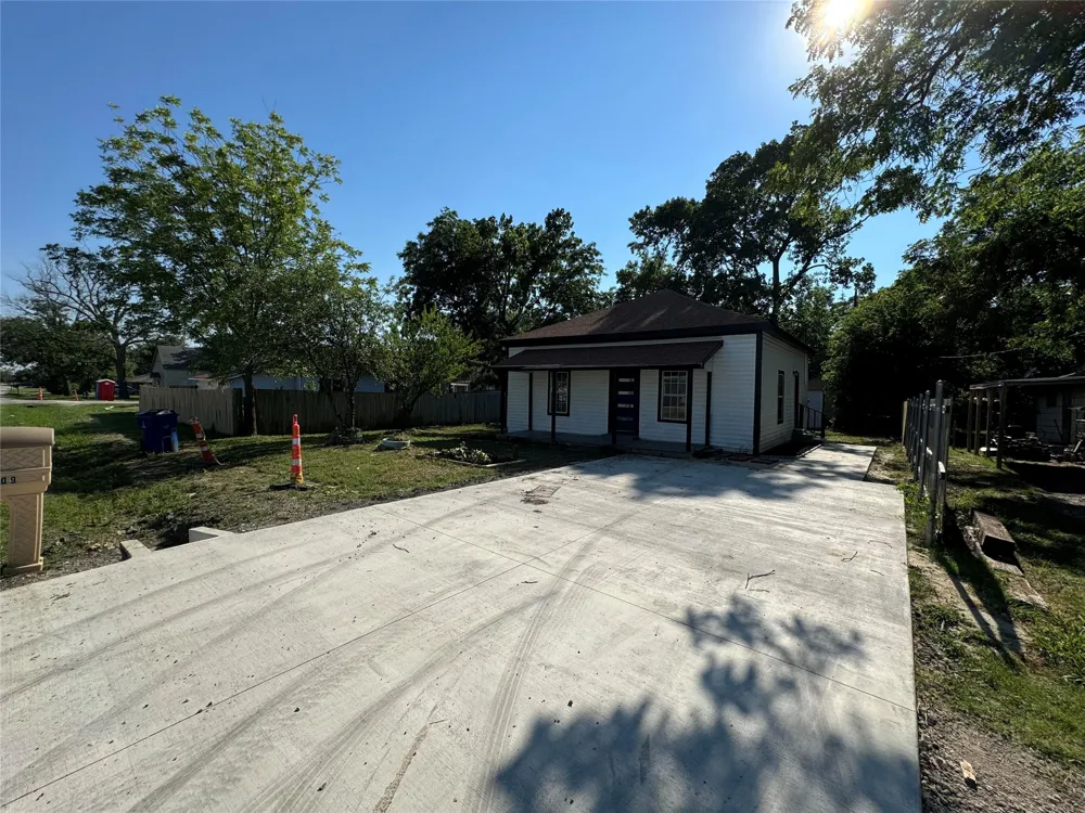 309 S Louisiana Street Celina, TX 75009