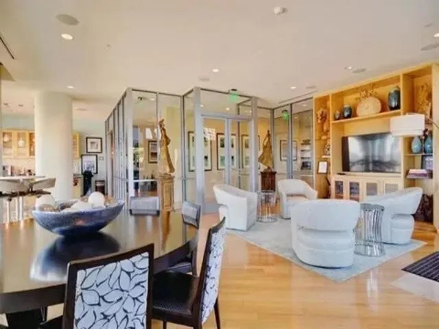 1301 Throckmorton Street #1805 Fort Worth, TX 76102