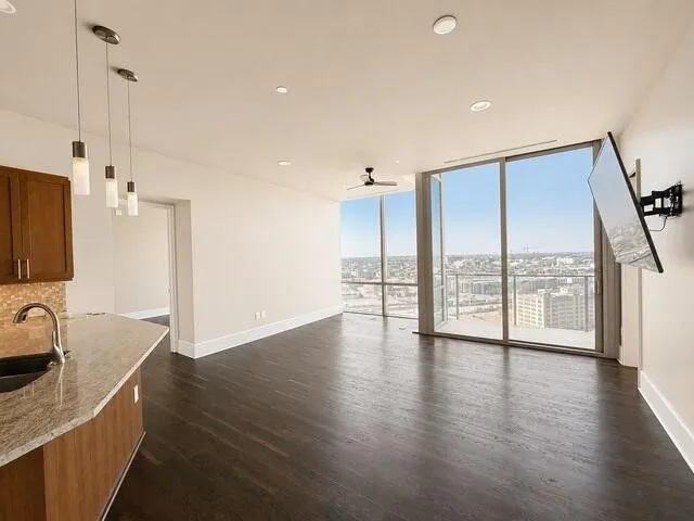 1301 Throckmorton Street #1805 Fort Worth, TX 76102