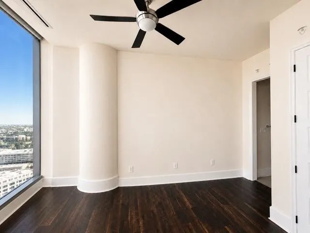 1301 Throckmorton Street #1805 Fort Worth, TX 76102