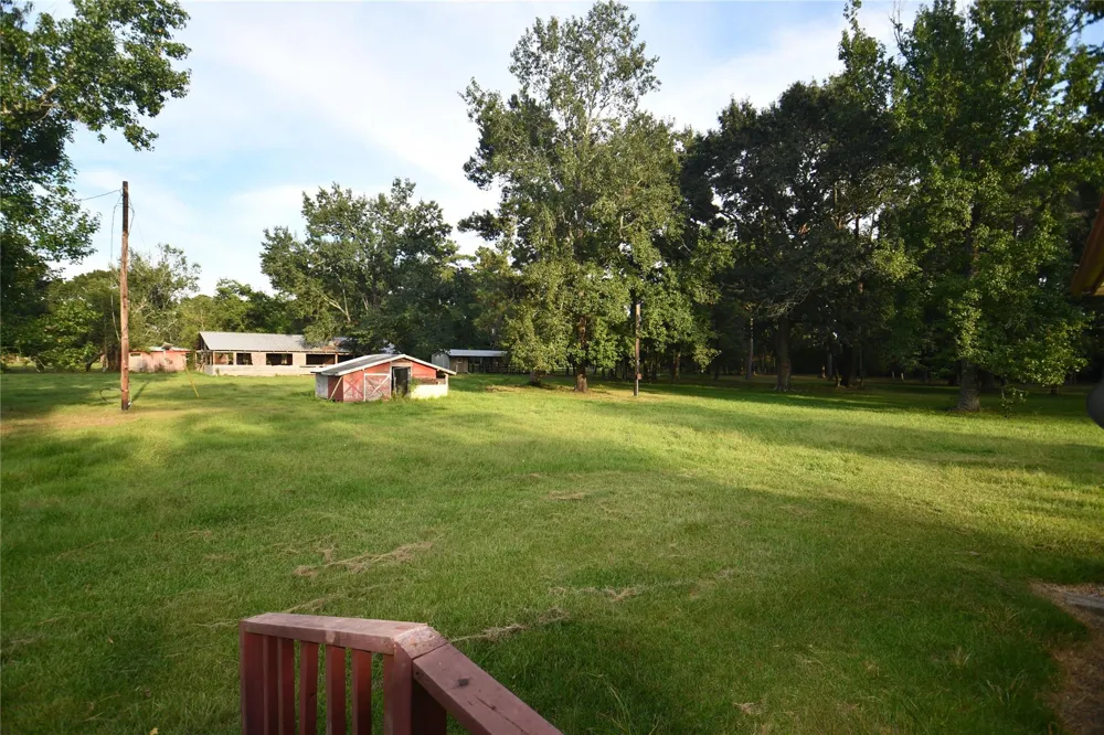401 County Road 2226 Cleveland, TX 77327