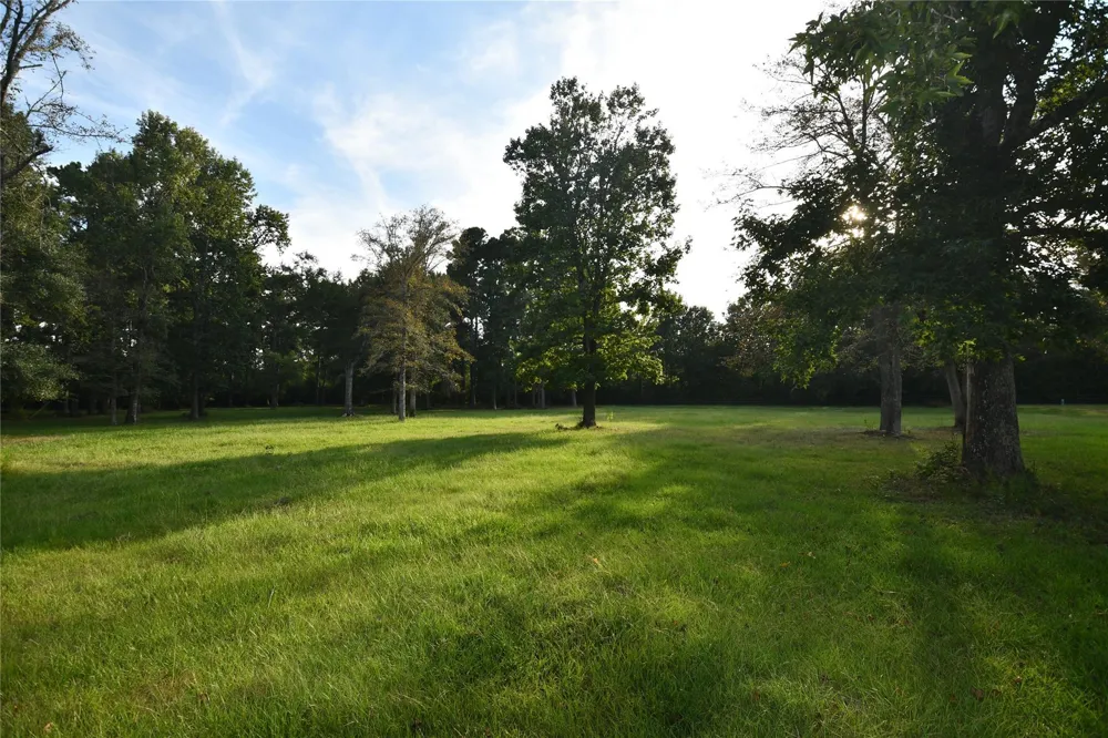 401 County Road 2226 Cleveland, TX 77327