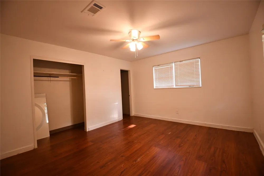 401 County Road 2226 Cleveland, TX 77327