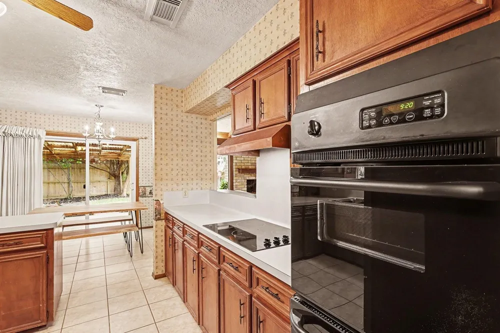631 Bayview Drive El Lago, TX 77586