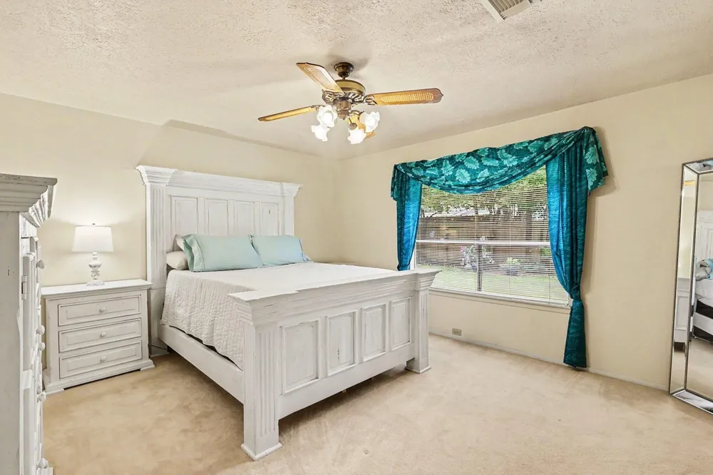 631 Bayview Drive El Lago, TX 77586