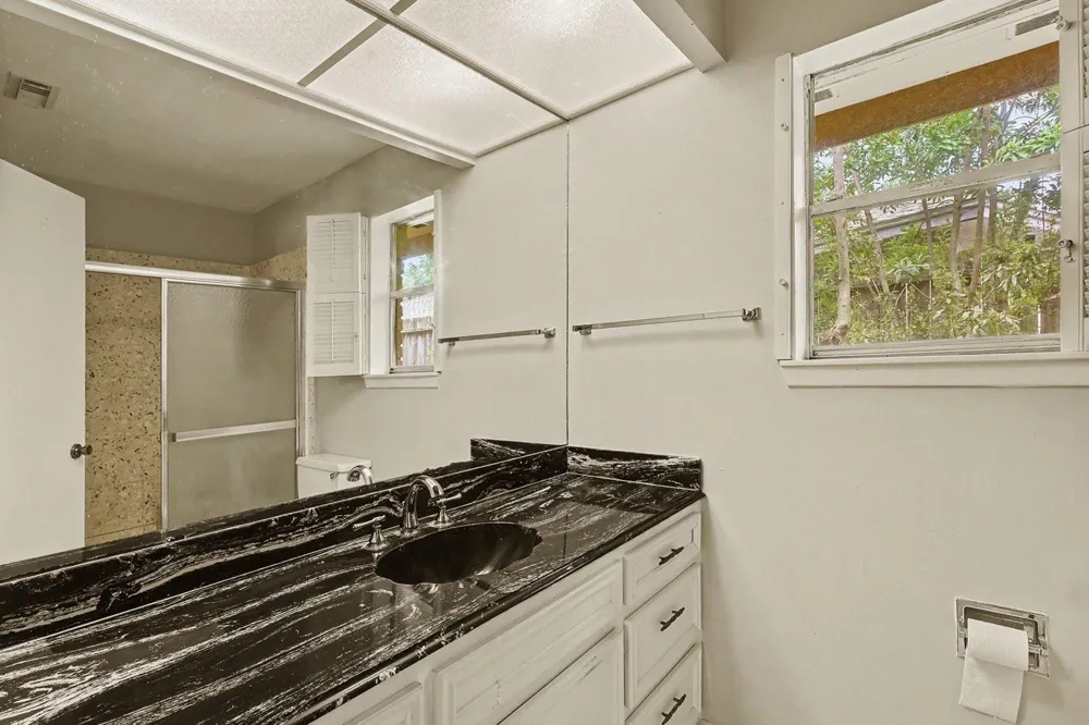 631 Bayview Drive El Lago, TX 77586