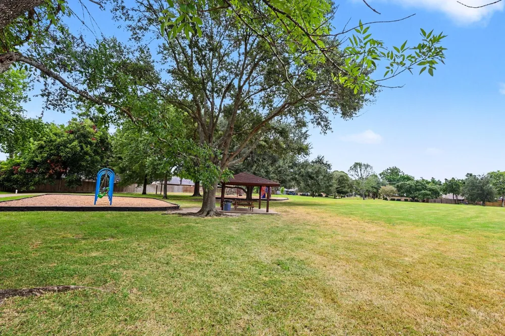 631 Bayview Drive El Lago, TX 77586