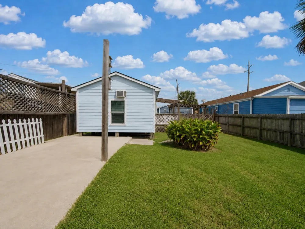 6317 Heards Lane Galveston, TX 77551