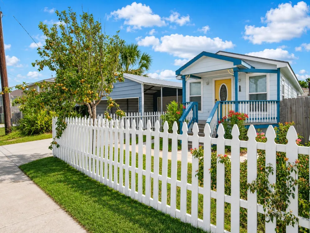 6317 Heards Lane Galveston, TX 77551