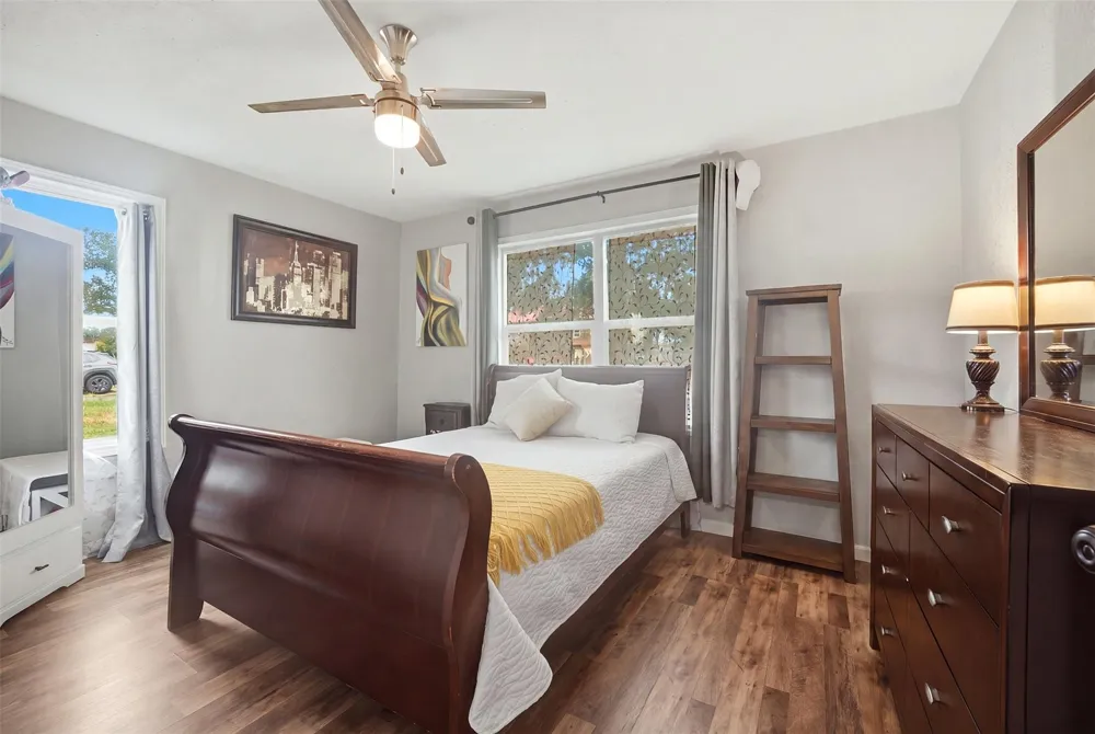 618 S Shady Lane La Porte, TX 77571