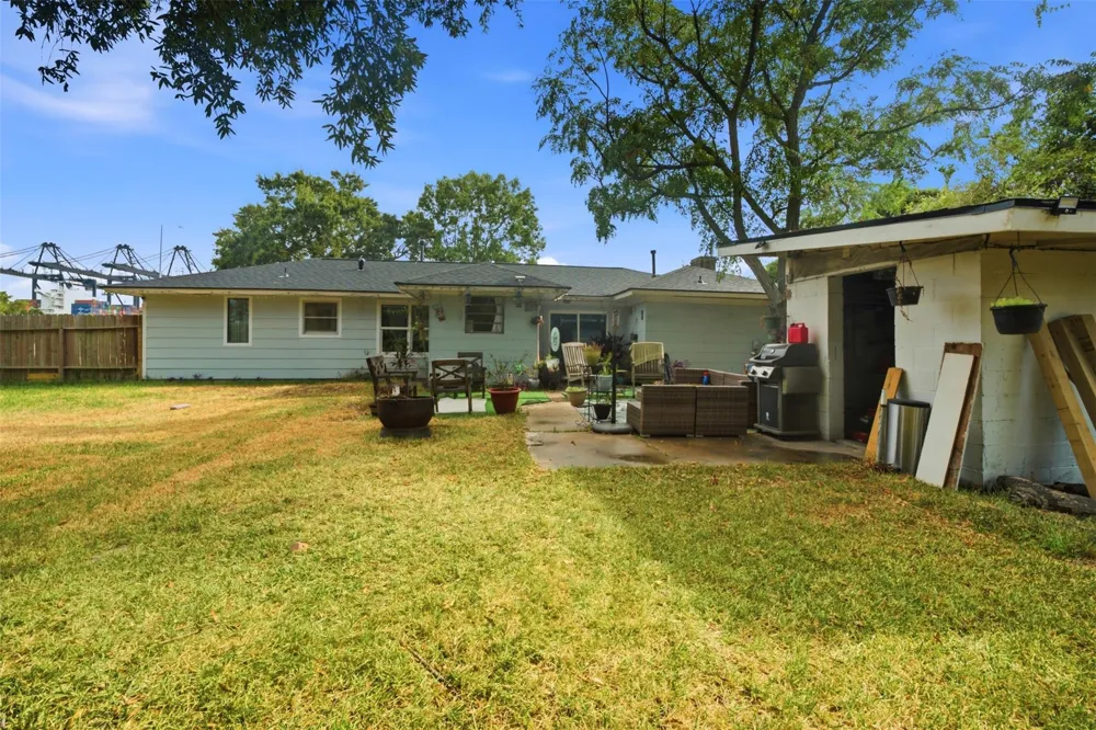 618 S Shady Lane La Porte, TX 77571