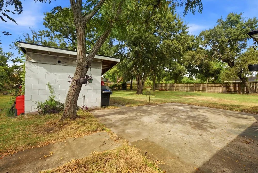 618 S Shady Lane La Porte, TX 77571