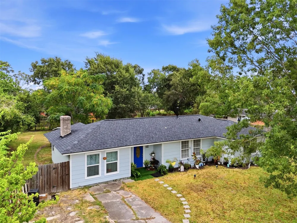 618 S Shady Lane La Porte, TX 77571