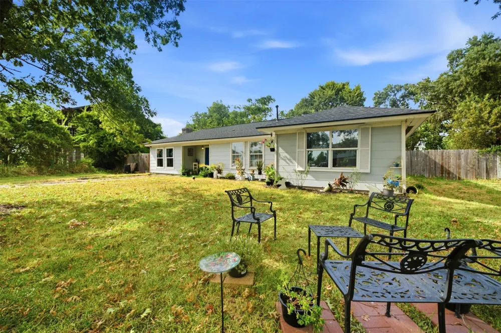 618 S Shady Lane La Porte, TX 77571