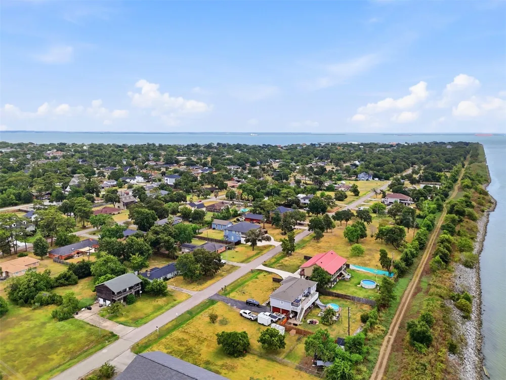 618 S Shady Lane La Porte, TX 77571