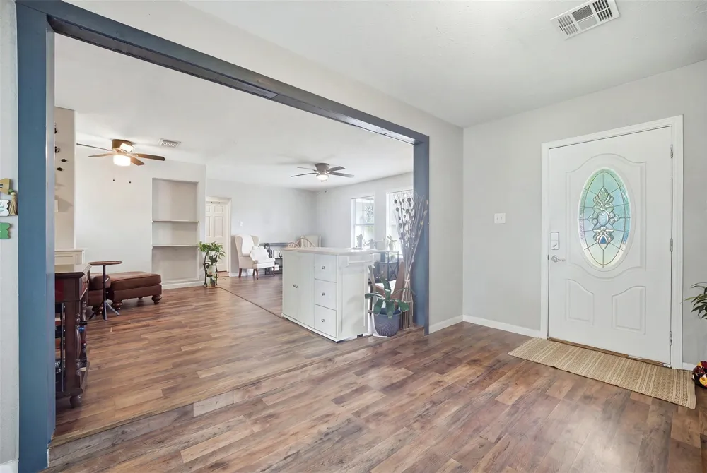 618 S Shady Lane La Porte, TX 77571