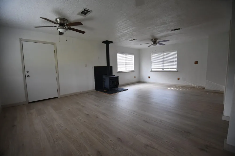 239 County Road 2226 Cleveland, TX 77327