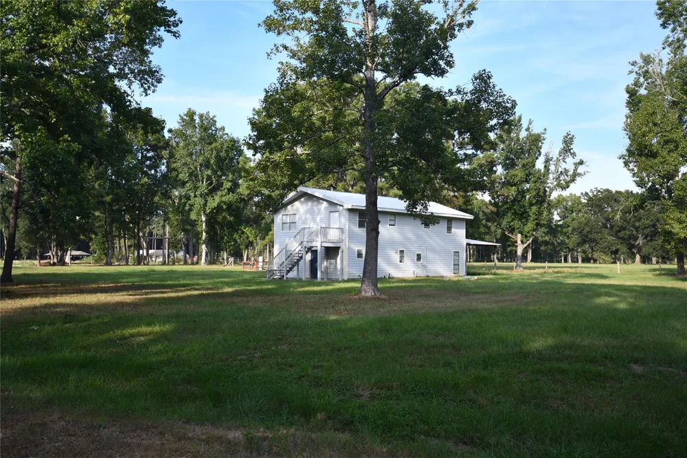 239 County Road 2226 Cleveland, TX 77327