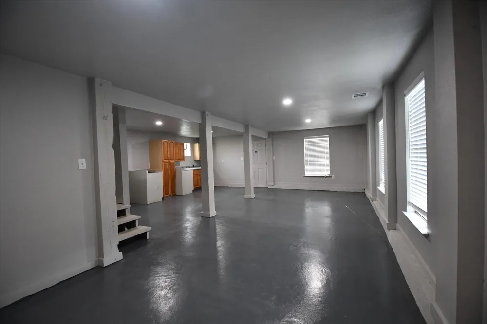 239 County Road 2226 Cleveland, TX 77327