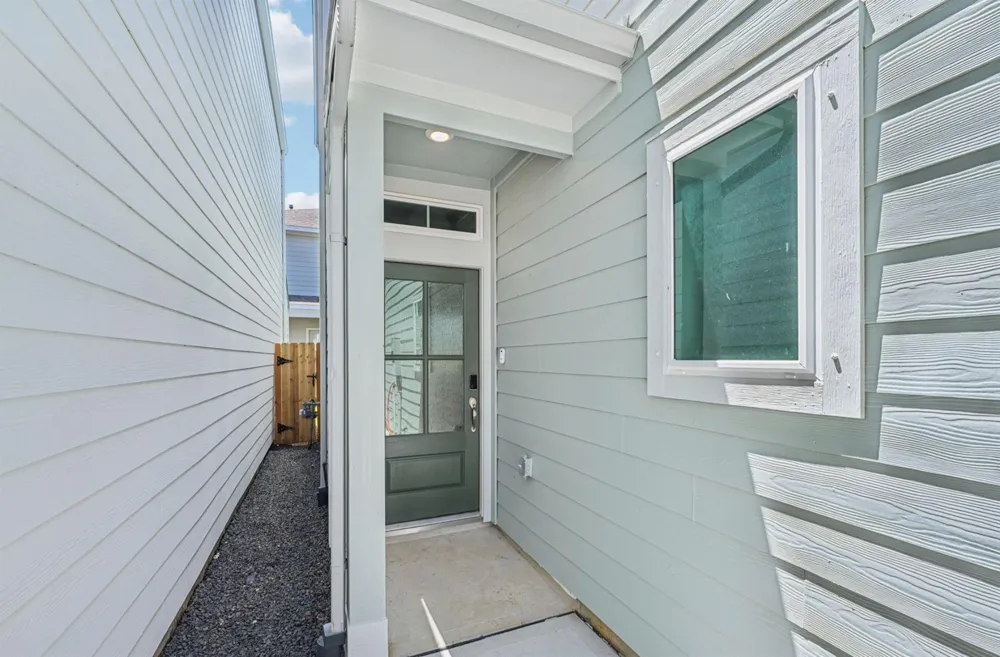 704 Sand Dollar Kemah, TX 77565