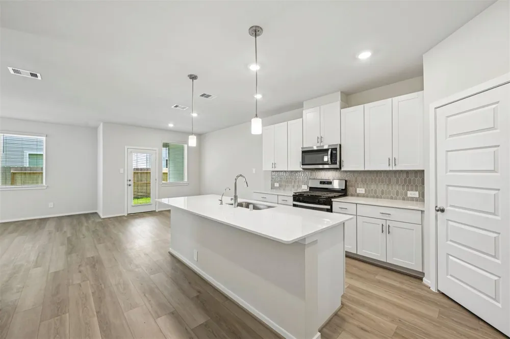 704 Sand Dollar Kemah, TX 77565