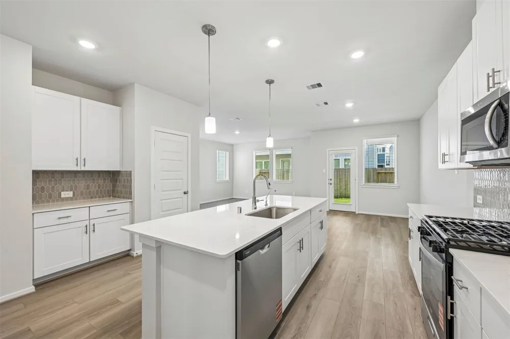 704 Sand Dollar Kemah, TX 77565