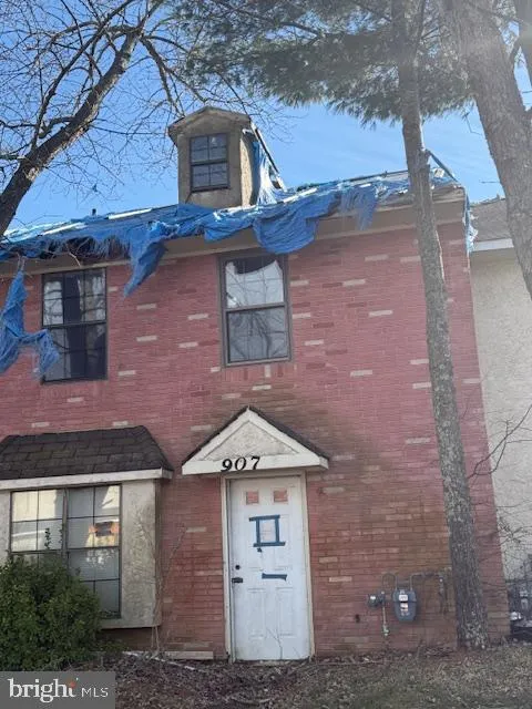 907 BLAKE DRIVE